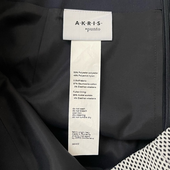 Akris Punto White and Navy Mesh Skirt Size 10 Side Stripes New with Tags - Picture 5 of 7